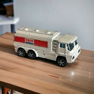 Husky Models (corgi) Guy Warrior Tanker No.14-A1 ESSO